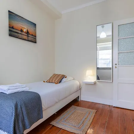 Gloria's Terrace By Lovelystay * Lisbona