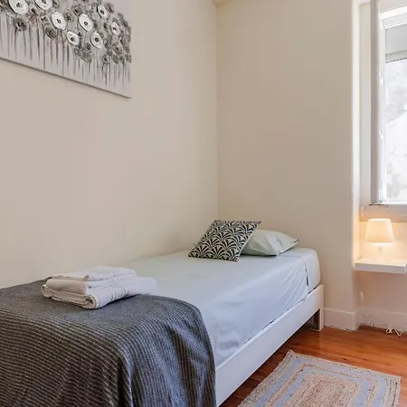 Gloria's Terrace By Lovelystay *