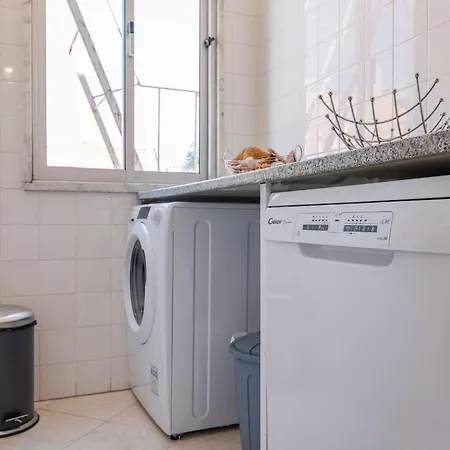 Gloria's Terrace By Lovelystay * Lisbona