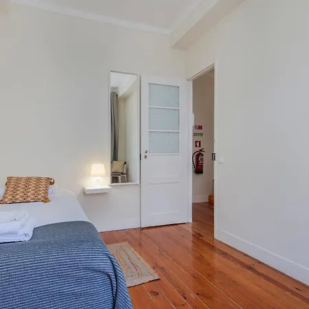 Gloria's Terrace By Lovelystay * Lisbona