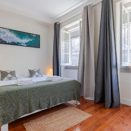 Apartment Gloria's Terrace By Lovelystay Lisbon